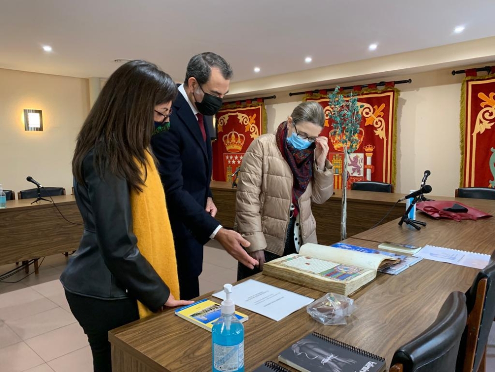 VISITA AJALVIR LA CONSEJERA DE CULTURA , TURISMO Y DEPORTE DE LA COMUNIDAD DE MADRID