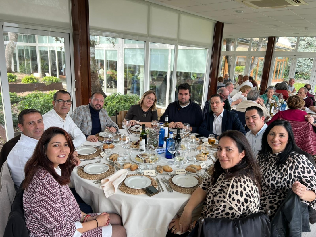 COMIDA DE NAVIDAD CON NUESTROS MAYORES.